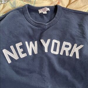 J. Crew Men's navy NEW YORK Crewneck Sweatshirt - Wallace and Barnes - size L